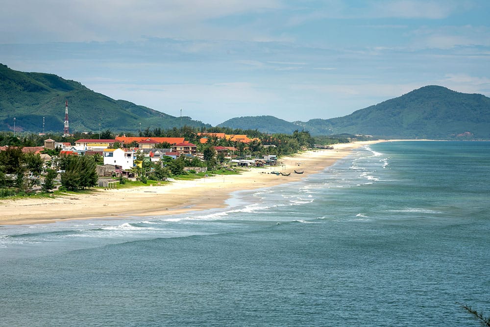 Canh Duong Beach: 8,000 Meters of Untouched Coast Near Chan May Port