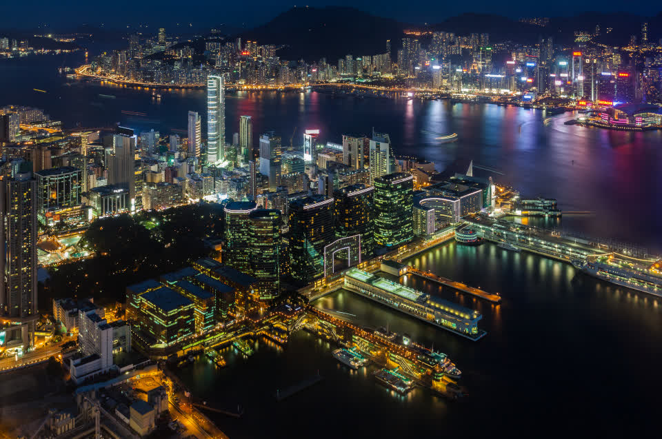 Hong Kong Travel Guide . From Victoria Peak to Temple Street Nights