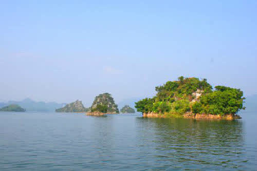 Thung Nai In Hoa Binh - Vietnam’s Quiet Alternative To Ha Long Bay