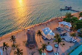 Travel to the Pearl Island where the jungle meets the jade sea, a 4-day odyssey